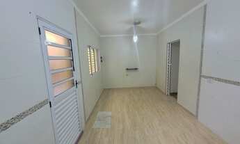 Imagem 2: Casa de 45m² na rua do metrô Vila Matilde com quintal nos fundos