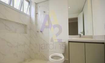 Imagem 5: Apartamento todo reformado com 3 suítes, 2 vagas de garagem e varanda em localização marav