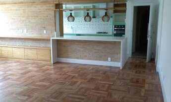 Imagem: Apartamento reformado, amplo com iluminação