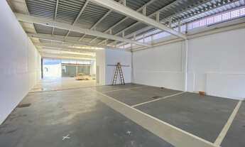 Imagem 2: Loja Frontal - 870m2 - Pronta Ocupação - Barrinha - Rua Principal com visibilidade