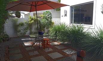 Imagem 2: Casa de condomínio para venda com 220 metros quadrados com 4 quartos