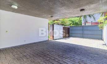 Imagem 3: Quintal, Jardim e muito espaço. Uma casa com personalidade no Morumbi - São Paulo - SP