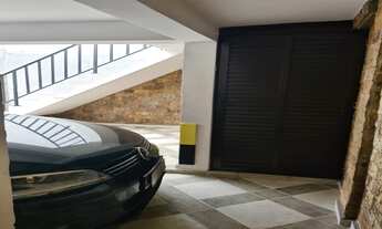 Imagem 2: SOBRADO RICO EM ARMÁRIOS