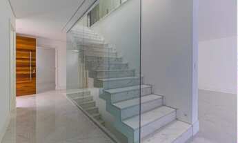 Imagem 4: Casa de condomínio para venda possui 525 metros quadrados com 4 quartos