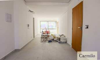 Imagem: Em edifício de arquitetura modernista