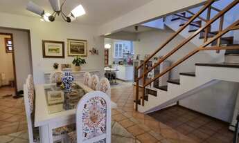 Imagem 6: Casa residencial com 4 dormitórios em amplo terreno no bairro Santa Monica