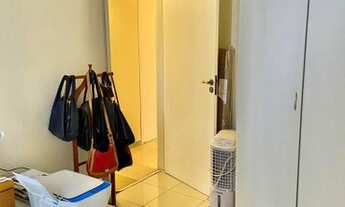 Imagem 2: Apartamento para aluguel e venda possui 55 metros quadrados com 2 quartos