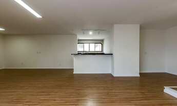 Imagem 3: LINDO APTO TOTALMENTE REFORMADO COM 3 SUÍTES 2 VAGAS DE GARAGEM