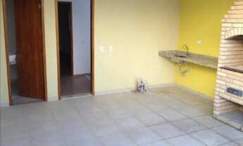 Imagem 2: Casa de condomínio sobrado possui 160 m2 com 3 suítes, churrasqueira, 3 vagas, aceita per