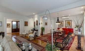 Imagem 7: Rua Maranhão - Reformado - Muitos armários - 240m² - 3 dorm. - 2 vagas