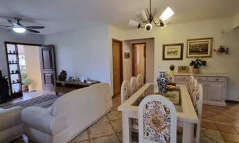 Imagem 5: Casa residencial com 4 dormitórios em amplo terreno no bairro Santa Monica