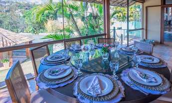 Imagem 2: Casa de condomínio para venda tem 690 metros quadrados com 5 quartos