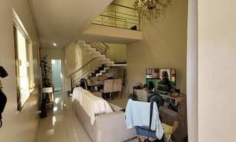 Imagem 2: Casa em Condomínio de 195m2, com 2pav, 4/4 sendo 3 suítes, 3vgs - CA0145JC