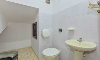 Imagem 4: Casa para venda com 214 metros quadrados com 2 quartos em Água Verde - Curitiba - PR