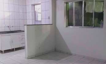 Imagem 2: Casa com 01 dormitório, cozinha, banheiro e área de serviço, sem vaga de garagem - 486