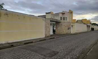 Imagem 3: Casa em rua pública