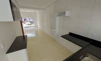 Imagem: Bela Casa em Residencial Fechado // 2 quartos