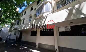 Imagem 3: Três quartos, reformado dentro da praça Saens Pena