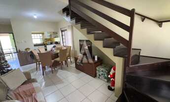 Imagem 2: Sobrado com 2 suítes mais 1 quarto à venda no bairro Espinheiros em Joinville - SC por R