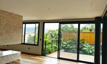 Imagem 4: Casa de esquina com piscina, 3 suítes e garagem coberta no Panorâmico, Garopaba-SC