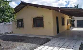 Imagem: Vende-se casa com amplo terreno de 480m²