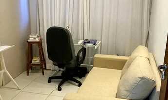 Imagem 6: Apartamento com armários planejados em ótima localização