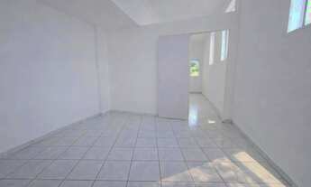 Imagem 3: Sala Comercial Ampla de 71 m² com Excelente Iluminação Natural