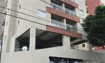 Imagem 2: Apartamento de um dormitório com duas vagas de garagens