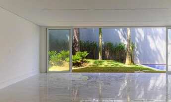 Imagem 3: Casa de condomínio para venda possui 525 metros quadrados com 4 quartos