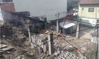 Imagem 2: Terreno 100m² com alicerce pronto para construção