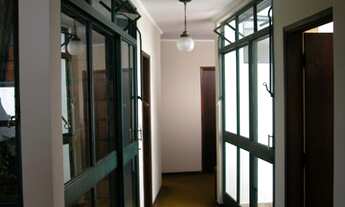 Imagem 7: Imponente imóvel de esquina para fins comerciais