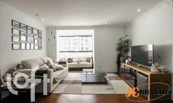 Imagem 3: Apartamento com 120m² de área útil, 2 vagas de garagem, amplo living, 3 dormitórios sendo