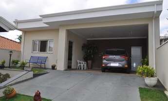 Imagem: Casa de condomínio térrea para venda tem