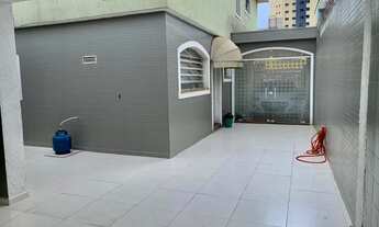 Imagem 4: Sobrado para aluguel e venda possui 225 metros quadrados com 3 quartos