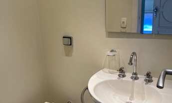 Imagem 5: Living com janelas nas suas laterais, sala de TV com terraço, planta otima para grandes pr