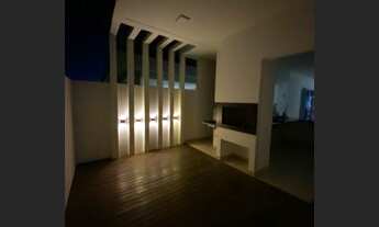 Imagem 2: Linda casa, nova, 03 suites, 4 vagas e area gourmet cim deck madeira