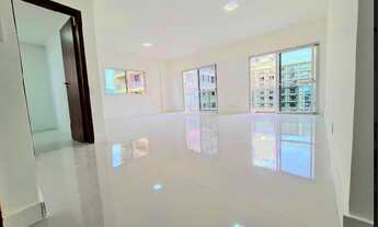 Imagem 3: Apartamento para venda possui 185 metros quadrados com 4 quartos em Copacabana - Rio de Ja