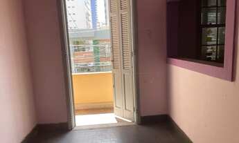 Imagem 5: Hall social, sala, cozinha, lavanderia, corredor externo na lateral da casa e edícula no f