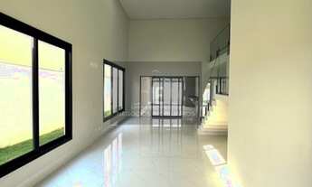 Imagem 7: Sobrado com 4 suítes e padrão ótimo no Florais Itália