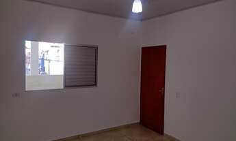 Imagem: Alugo casa grande 4 comodos e varanda