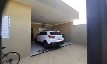 Imagem: Casa com piscina a venda no Regissol II