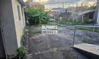 Imagem 6: Excelente Oportunidade: Lote com Construção Antiga de 360m² - Localização Privilegiada do