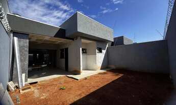 Imagem: Casa térrea com 03 suítes e piscina no