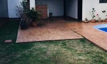 Imagem 3: Casa ampla com piscina no Monte Castelo