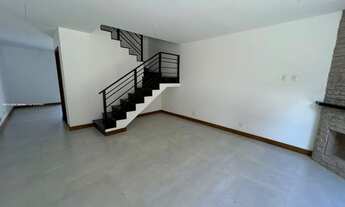 Imagem 2: Casa em Condomínio para Venda em Teresópolis, Alto, 3 dormitórios, 1 suíte, 3 banheiros, 1