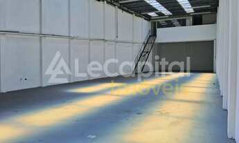 Imagem 4: GALPÃO COM 487m² COM MEZANINO E SALAS - ÓTIMA LOCALIZAÇÃO - EXCELENTE OPORTUNIDADE!