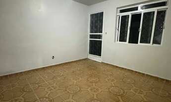 Imagem: Aluga-se casa de fundo