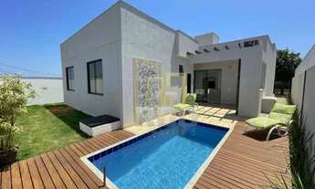 Imagem 2: Casa linear no Alphaville com 3 quartos, área gourmet completa!