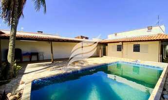 Imagem 3: Casa com piscina e 03 quartos à venda próxima a rua Marcílio Dias