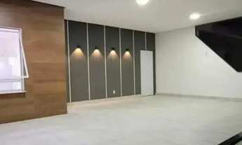 Imagem: Casa de 3/4, reformada, garagem coberta